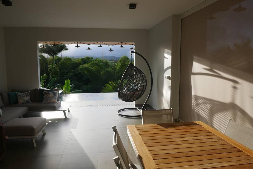 Villa Kumquat Avec Piscine Et Vue Sur Les Montagnes Petit-Bourg Dış mekan fotoğraf